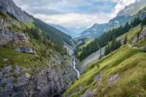 Spektakulär utsikt i Kiental från Griesalp till Obere Bundalp