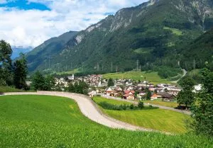 El pueblo de Linthal está situado en el valle superior del Linth