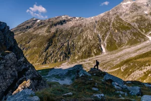 Majestätiskt alpint landskap i Sagan om ringen-stil nära Scaletta-stugan