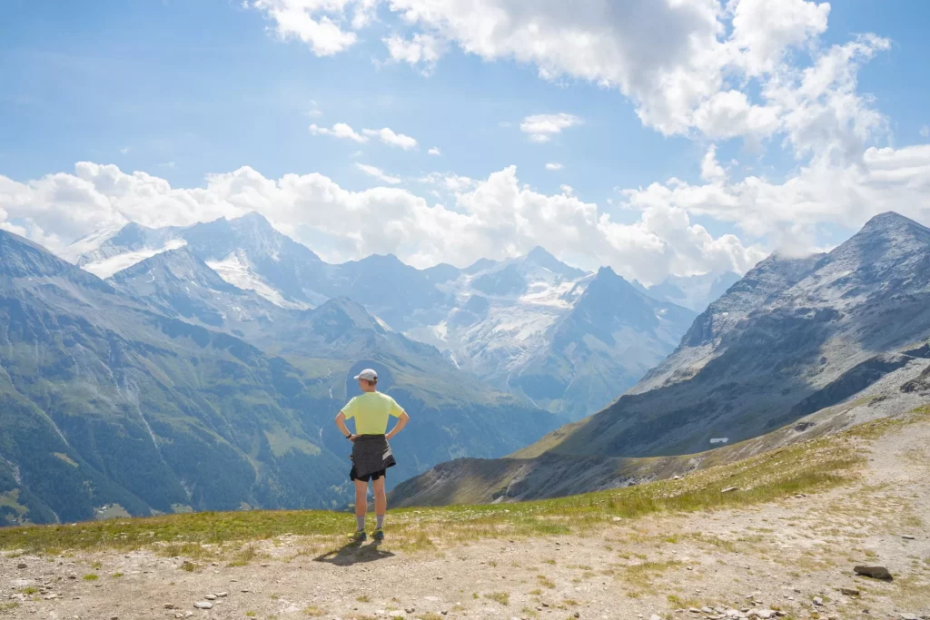 Le vaste panorama des 4000 suisses au Col de Sorebois