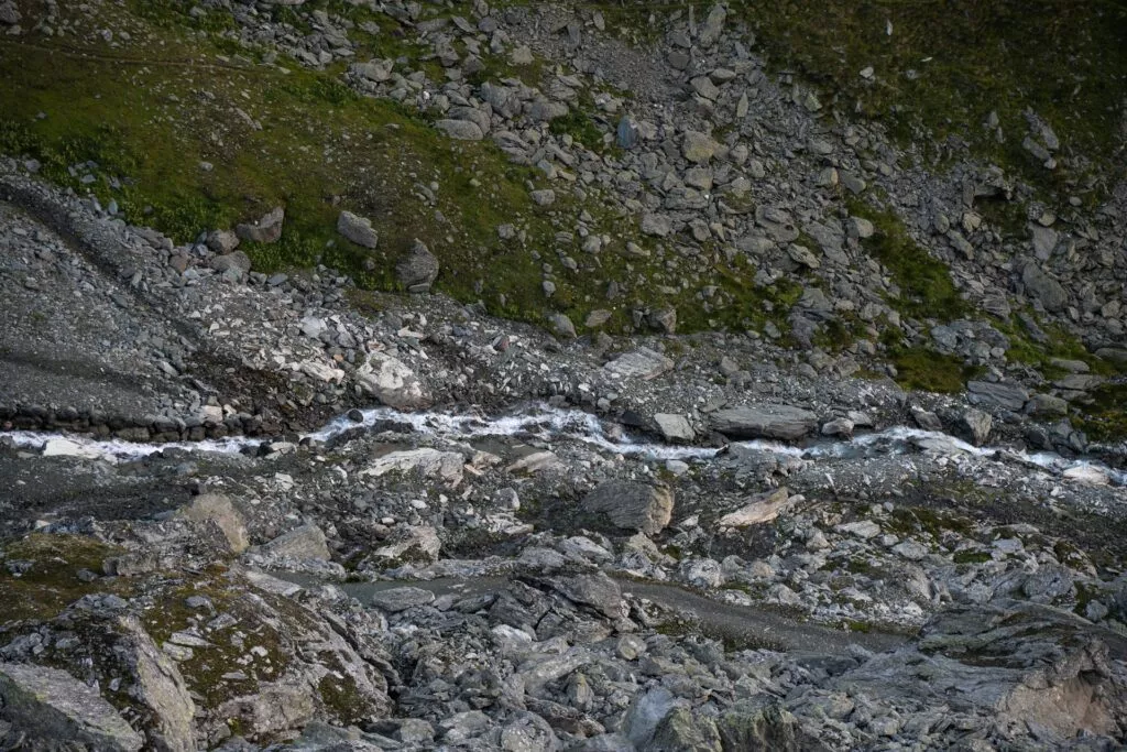 Hay muchos arroyos de montaña a lo largo de la Haute Route
